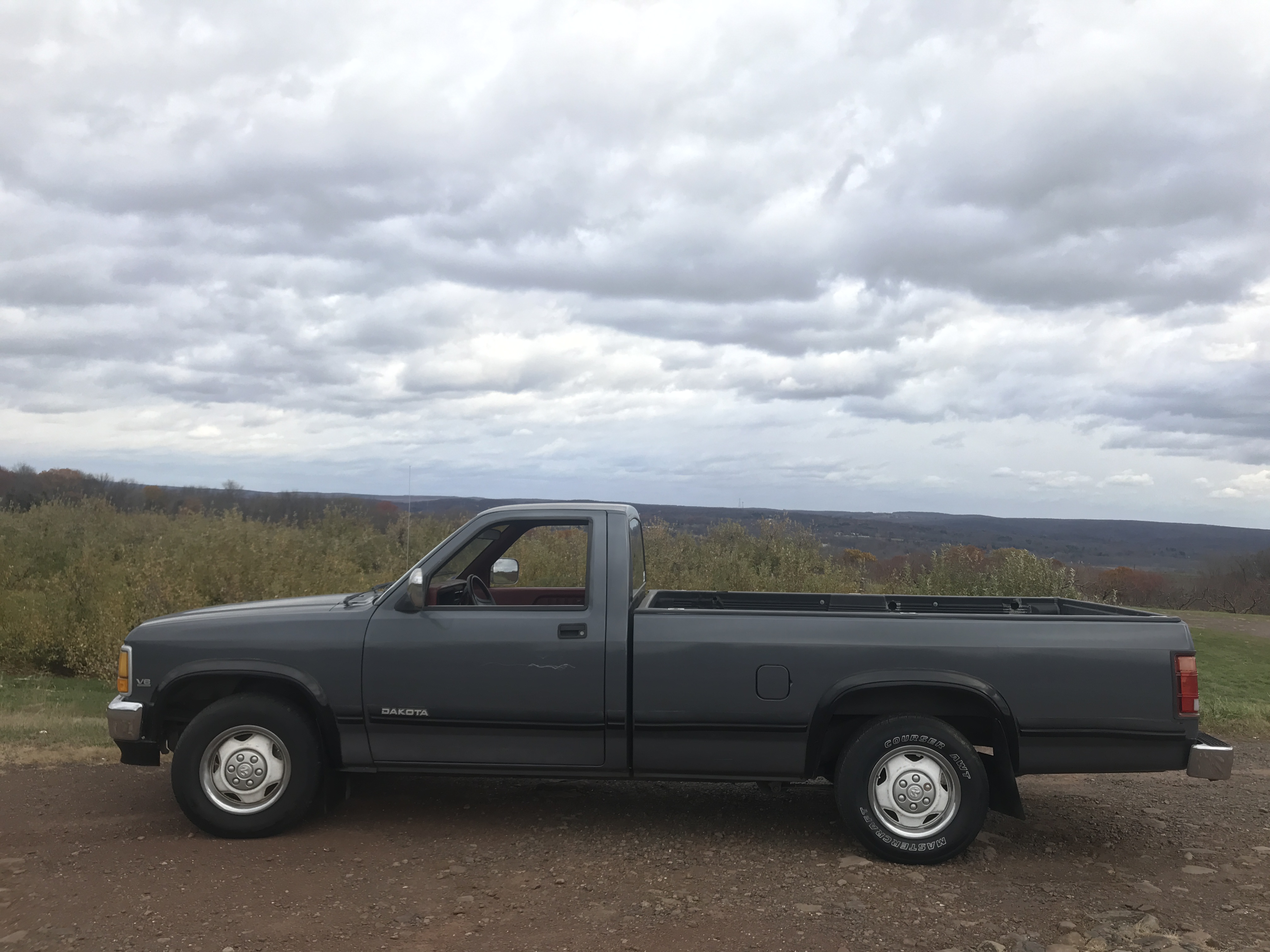 1991 Dodge Dakota Pickup ONE OWNER 117K 8 foot bed and roomy bench seating NICE — photo 57